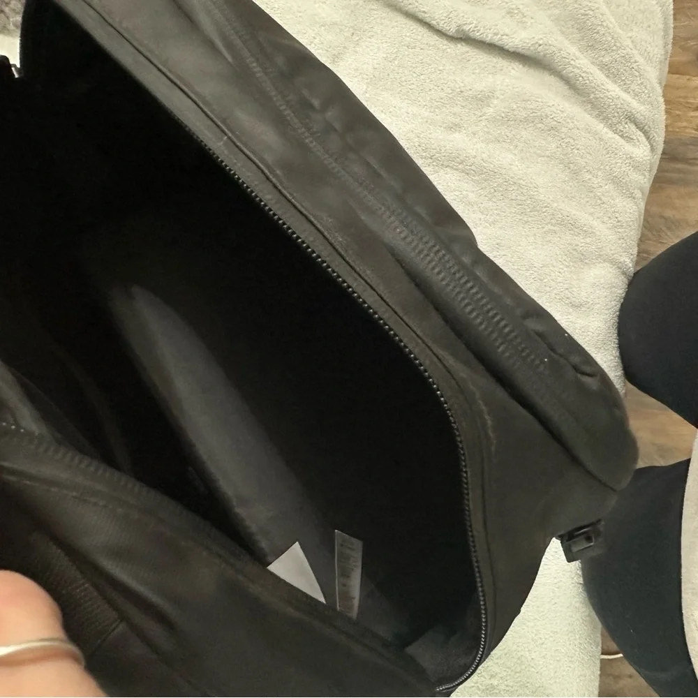 Gymshark Black Men's Backpack - Picture 7 of 9